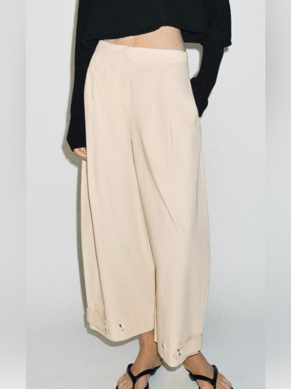 Zara Cream High Waisted Wide Leg Cropped Pants Button Hem M